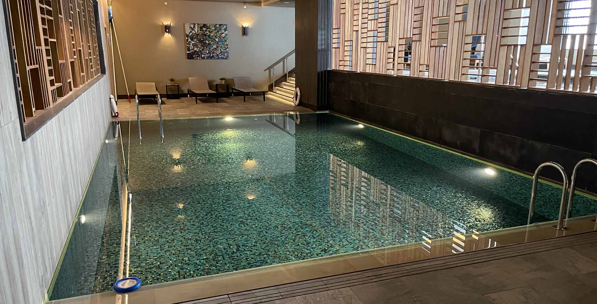 Hilton Pool Elegance: Sauna Dekor introduces bespoke swimming pool excellence, meticulously designed and built to elevate aquatic experiences at Hilton Hotels with unparalleled sophistication.