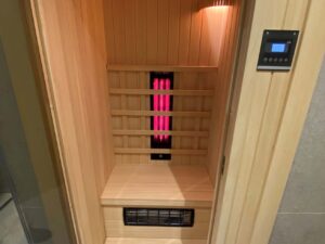 Berlin's Illuminating Oasis: Infrared Sauna for Inner Radiance